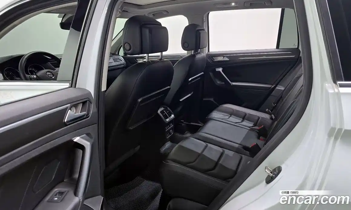 Volkswagen Tiguan 2020 2.0 Автомат в Москве № 168828, фото 16