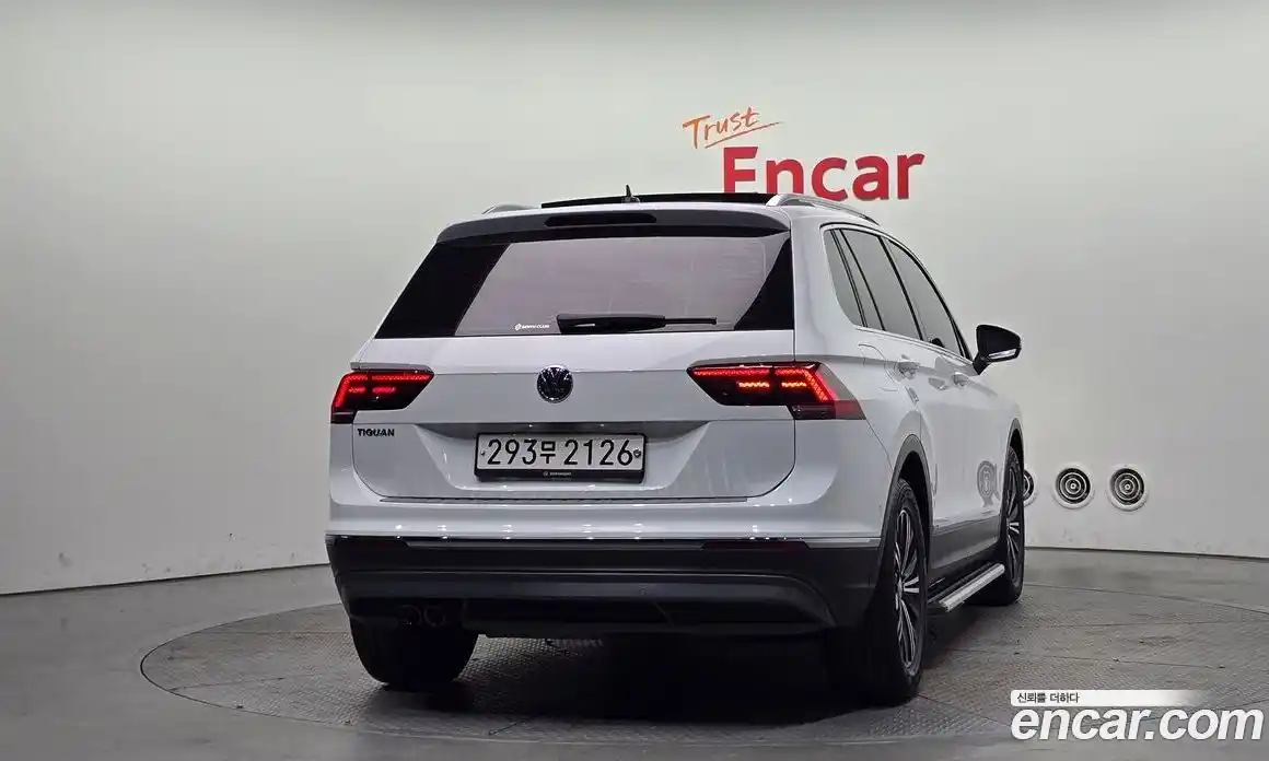 Volkswagen Tiguan 2020 2.0 Автомат в Москве № 168828, фото 3