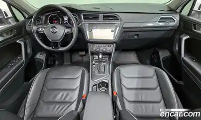 Volkswagen Tiguan 2020 2.0 Автомат в Москве № 168828, миниатюра 8