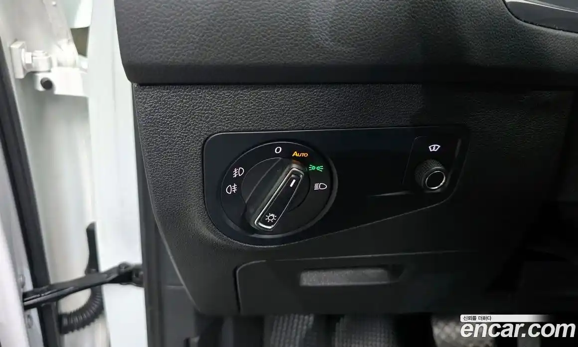 Volkswagen Tiguan 2020 2.0 Автомат в Москве № 168828, фото 9