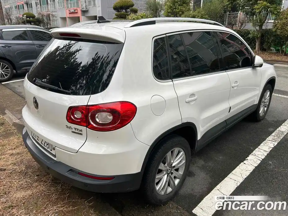 Volkswagen Tiguan 2010 2.0 Автомат в Москве № 169300, фото 14