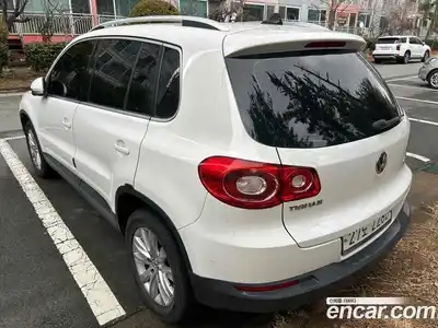 Volkswagen Tiguan 2010 2.0 Автомат в Москве № 169300, миниатюра 6
