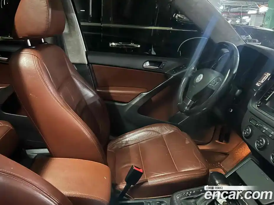 Volkswagen Tiguan 2010 2.0 Автомат в Москве № 169300, фото 9