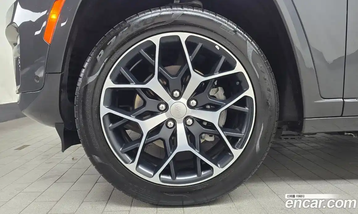 Jeep Cherokee 2023 2.0 Автомат в Москве № 169341, фото 17