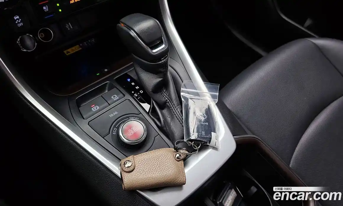 Toyota RAV4 2023 2.5 Автомат в Москве № 170227, фото 14