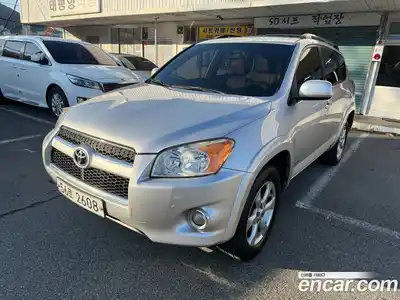 Toyota RAV4, 2011