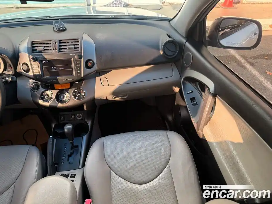 Toyota RAV4 2011 2.5 Автомат в Москве № 170361, фото 7