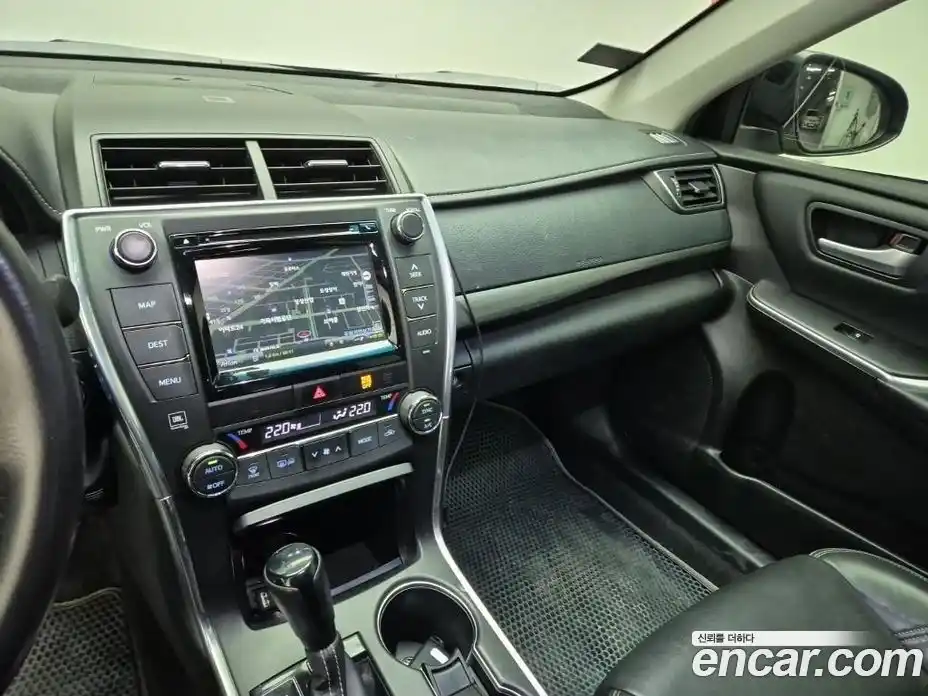 Toyota Camry 2017 2.5 Автомат в Москве № 170370, фото 10