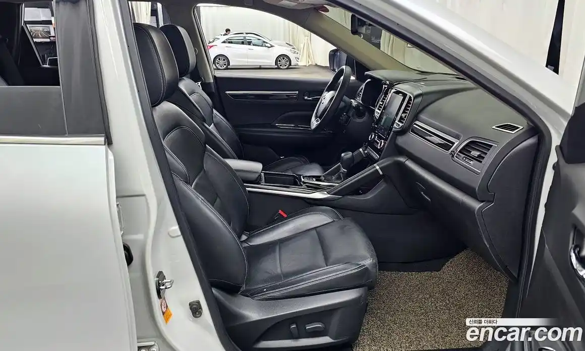 Renault QM6 2017 2.0 Автомат в Москве № 182765, фото 11