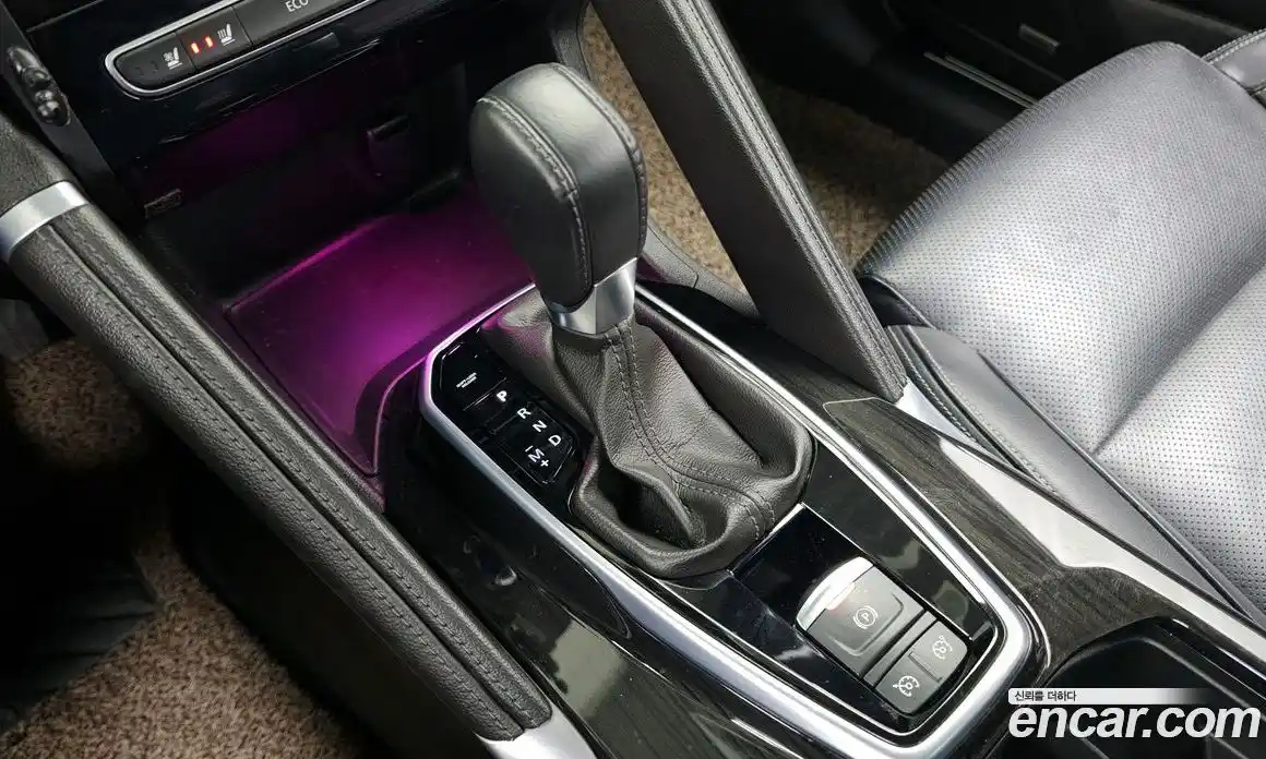 Renault QM6 2017 2.0 Автомат в Москве № 182765, фото 9