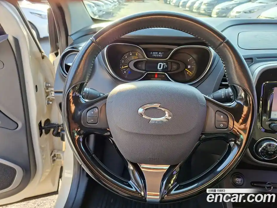 Renault QM3 2015 1.5 Автомат в Москве № 186495, фото 12