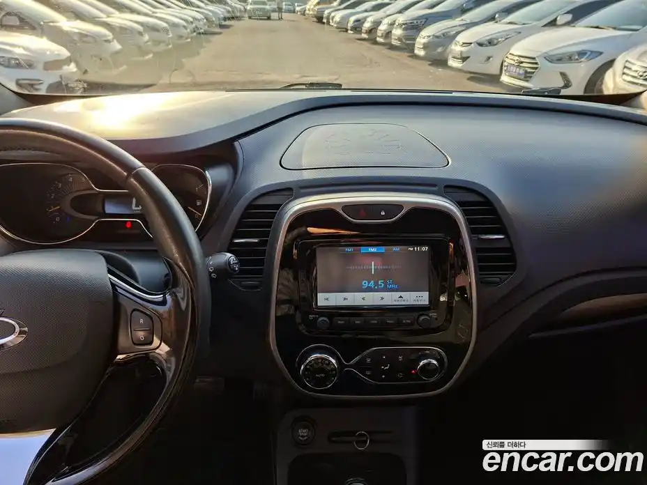 Renault QM3 2015 1.5 Автомат в Москве № 186495, фото 13