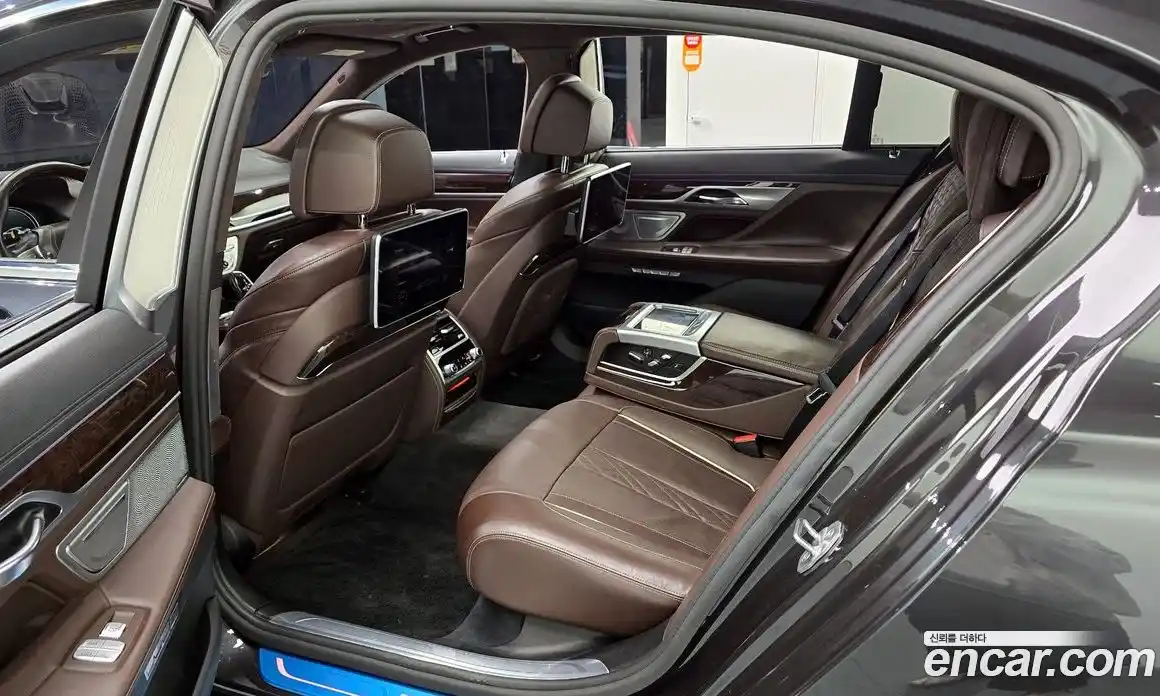 BMW 7-Series 2016 4.4 Автомат в Москве № 192547, фото 20