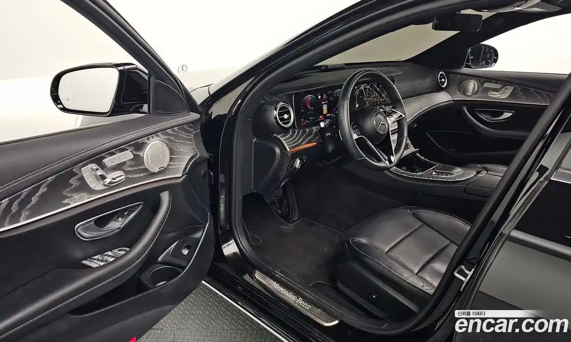 Mercedes-Benz E-Class 2023 2.0 Автомат в Москве № 194558, фото 11