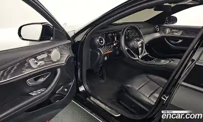 Mercedes-Benz E-Class 2023 2.0 Автомат в Москве № 194558, миниатюра 11