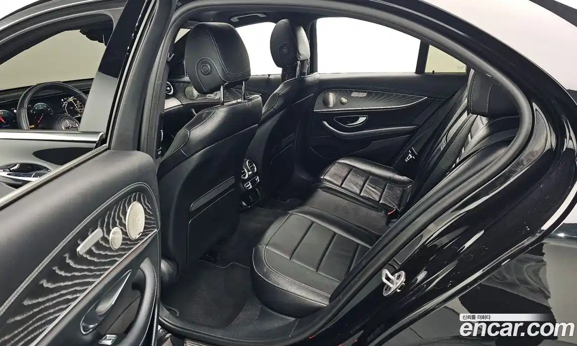 Mercedes-Benz E-Class 2023 2.0 Автомат в Москве № 194558, фото 12