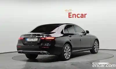 Mercedes-Benz E-Class 2023 2.0 Автомат в Москве № 194558, миниатюра 2