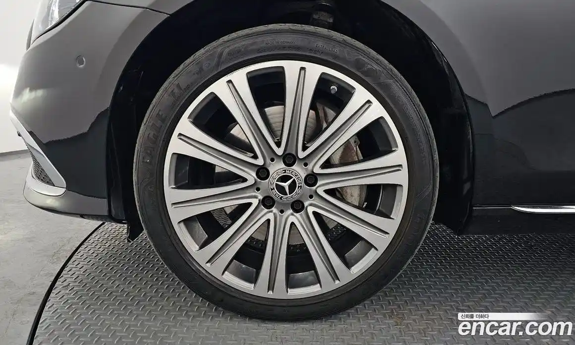 Mercedes-Benz E-Class 2023 2.0 Автомат в Москве № 194558, фото 5