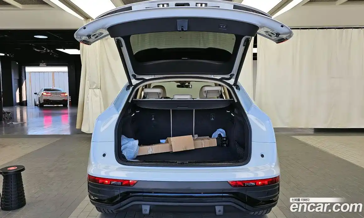 Audi Q5 2023 2.0 Автомат в Москве № 196009, фото 18