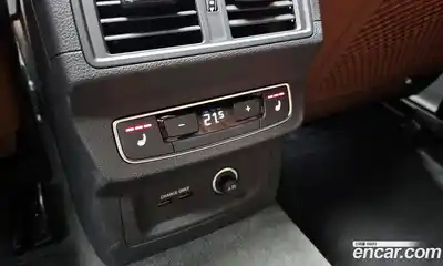 Audi Q5 2023 2.0 Автомат в Москве № 196275, миниатюра 2