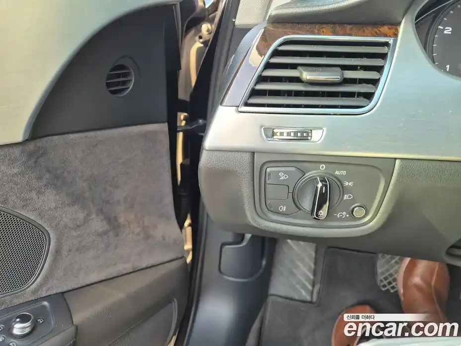 Audi A8 2014 4.1 Автомат в Москве № 196853, фото 12