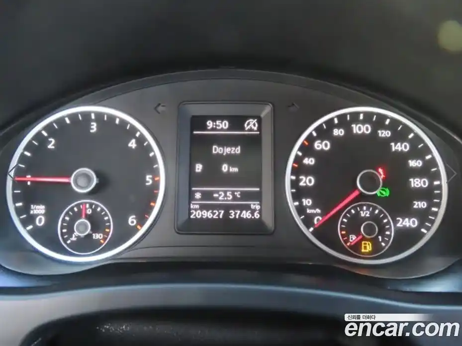 Volkswagen Tiguan 2016 2.0 Автомат в Москве № 199347, фото 8