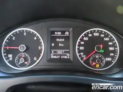 Volkswagen Tiguan 2016 2.0 Автомат в Москве № 199347, миниатюра 8