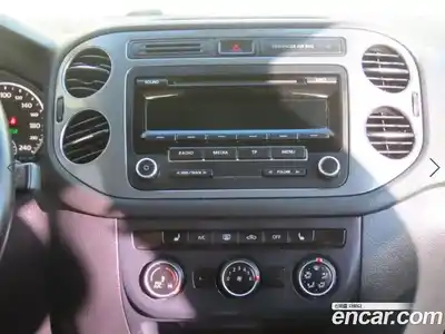 Volkswagen Tiguan 2016 2.0 Автомат в Москве № 199347, миниатюра 9