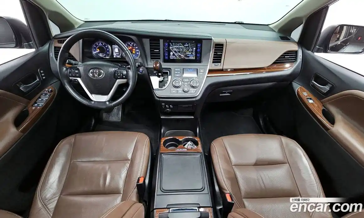 Toyota Sienna 2017 3.5 Автомат в Москве № 199643, фото 5