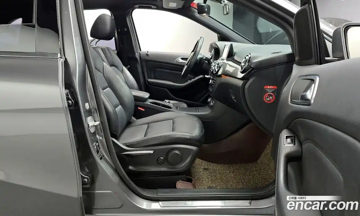 Mercedes-Benz B-Class 2015 1.8 Автомат в Москве № 212231, фото 11