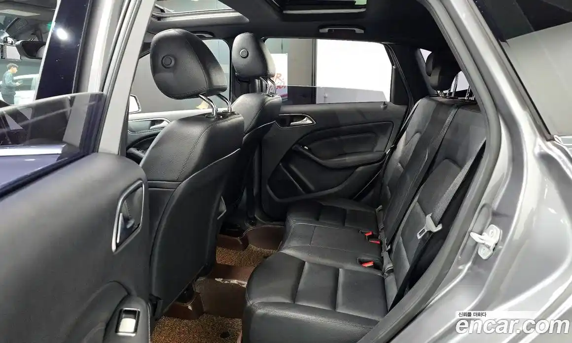 Mercedes-Benz B-Class 2015 1.8 Автомат в Москве № 212231, фото 13