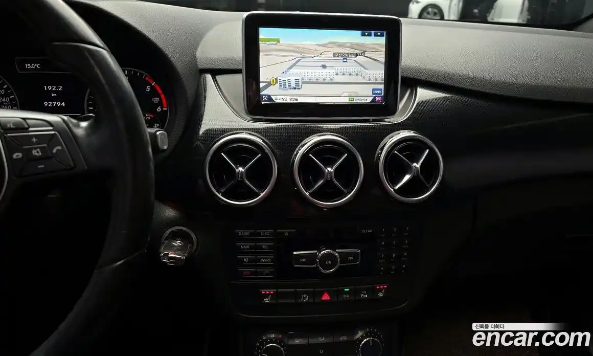 Mercedes-Benz B-Class 2015 1.8 Автомат в Москве № 212231, фото 16