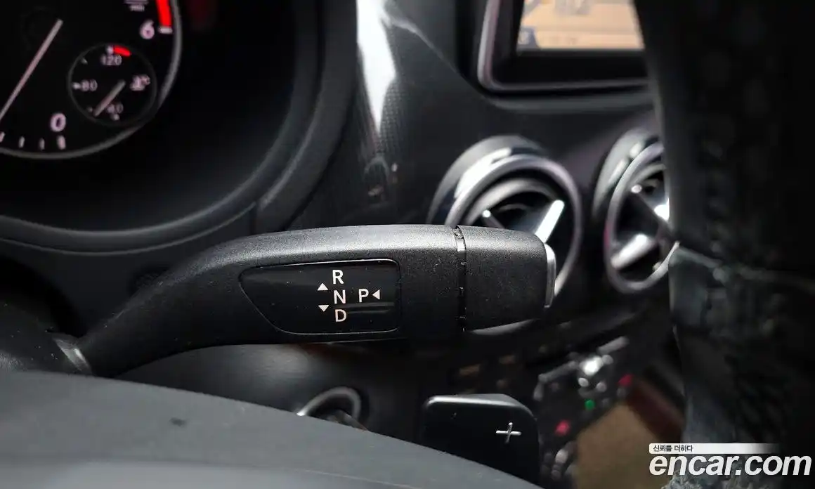 Mercedes-Benz B-Class 2015 1.8 Автомат в Москве № 212231, фото 9