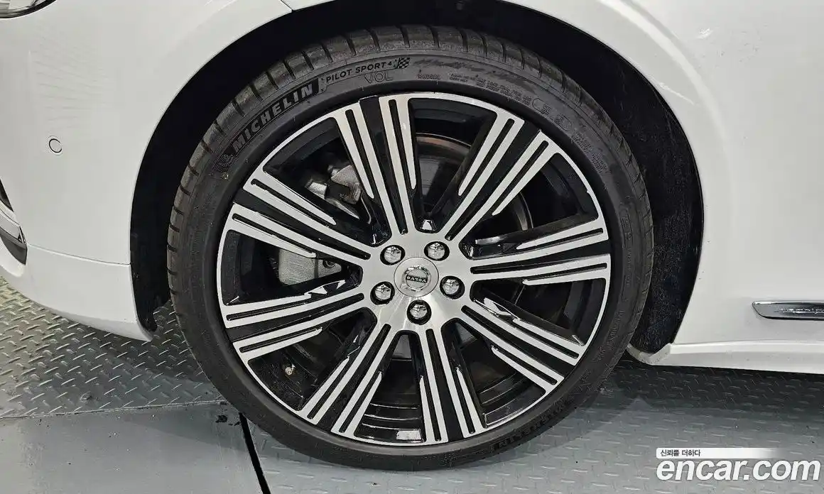 Volvo S90 2025 2.0 Автомат в Москве № 212769, фото 13