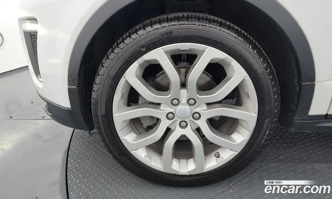 Land Rover Range-Rover Evoque 2019 2.0 Автомат в Москве № 213340, фото 5