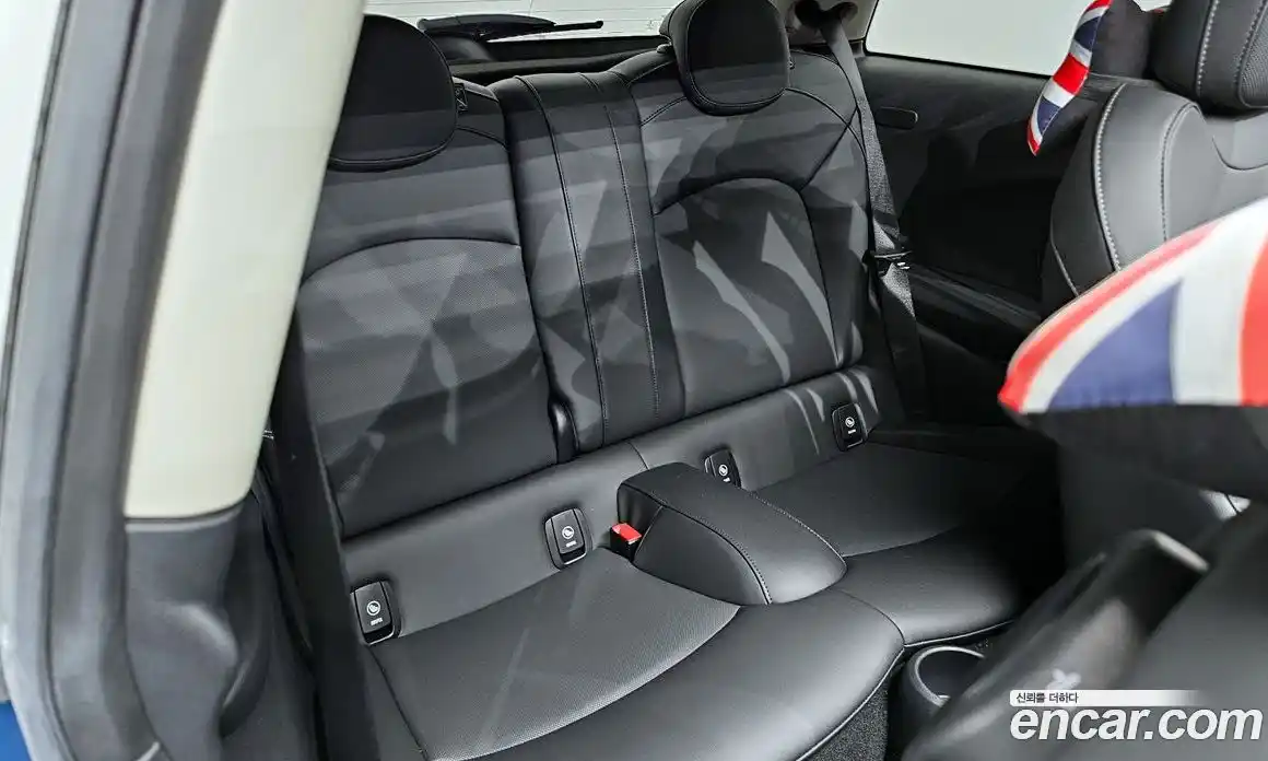 Mini Cooper 2022 1.5 Автомат в Москве № 214041, фото 12