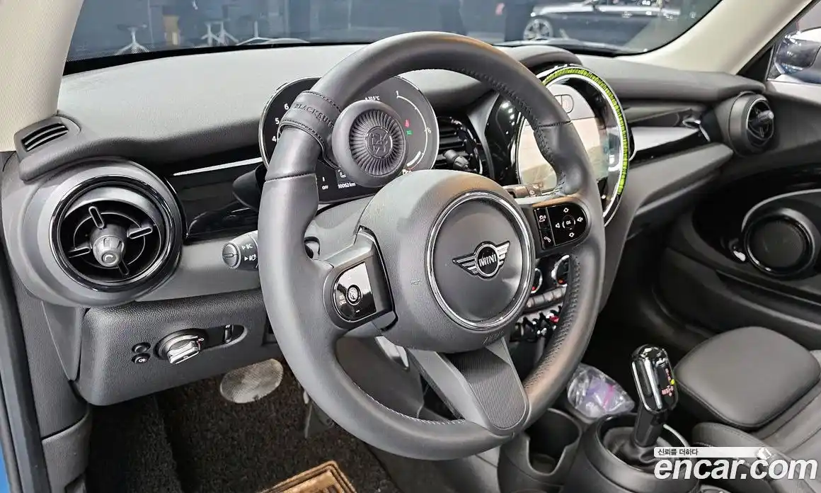 Mini Cooper 2022 1.5 Автомат в Москве № 214041, фото 13