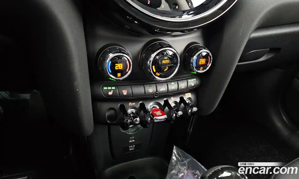 Mini Cooper 2022 1.5 Автомат в Москве № 214041, фото 17