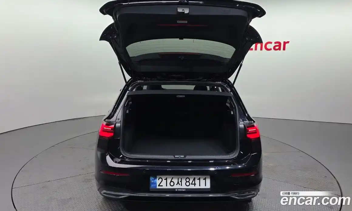 Volkswagen Golf 2023 2.0 Автомат в Москве № 215068, фото 20