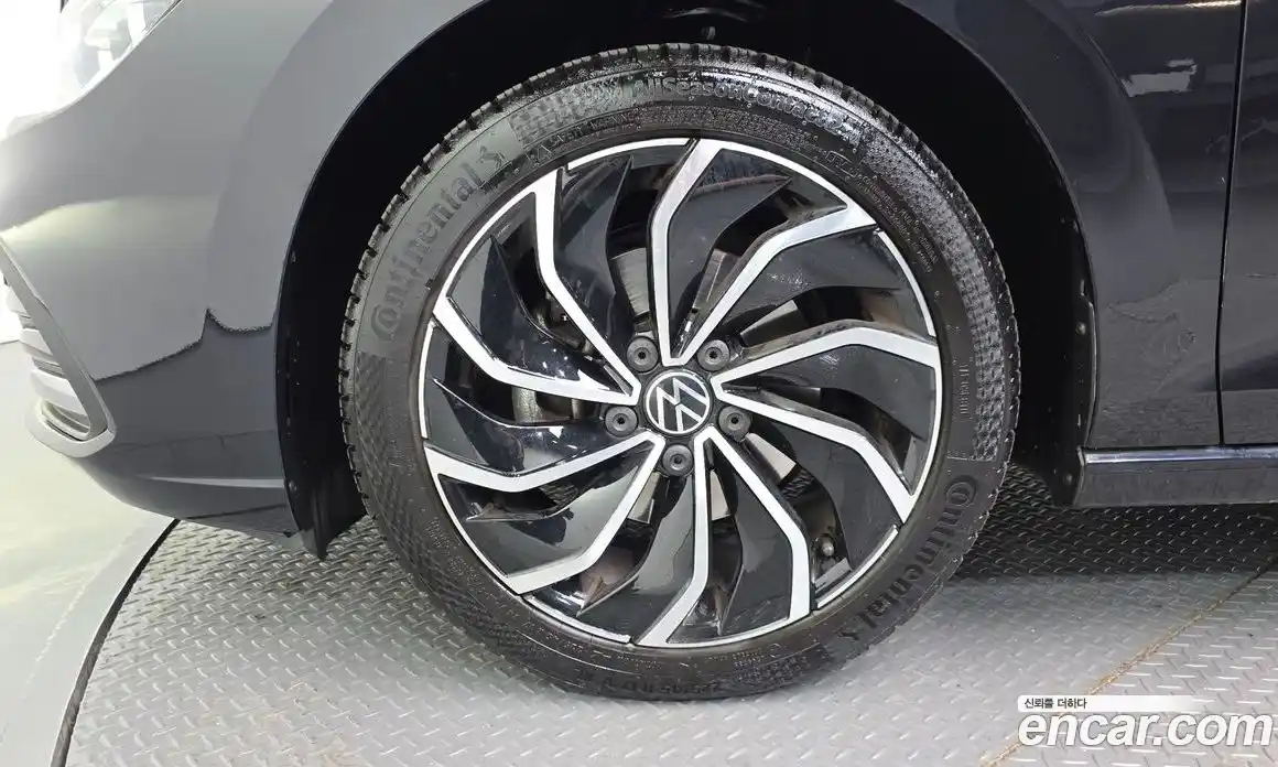 Volkswagen Golf 2023 2.0 Автомат в Москве № 215068, фото 5