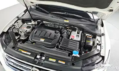 Volkswagen Tiguan 2022 2.0 Автомат в Москве № 215106, миниатюра 6