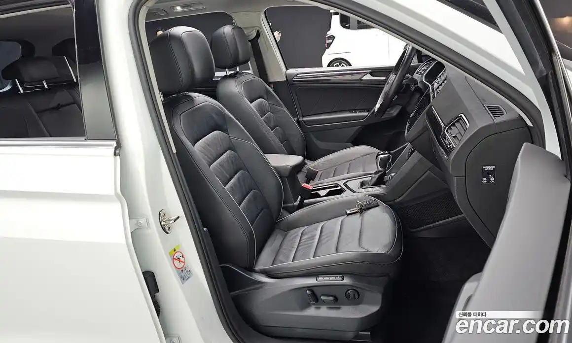 Volkswagen Tiguan 2022 2.0 Автомат в Москве № 215106, фото 10