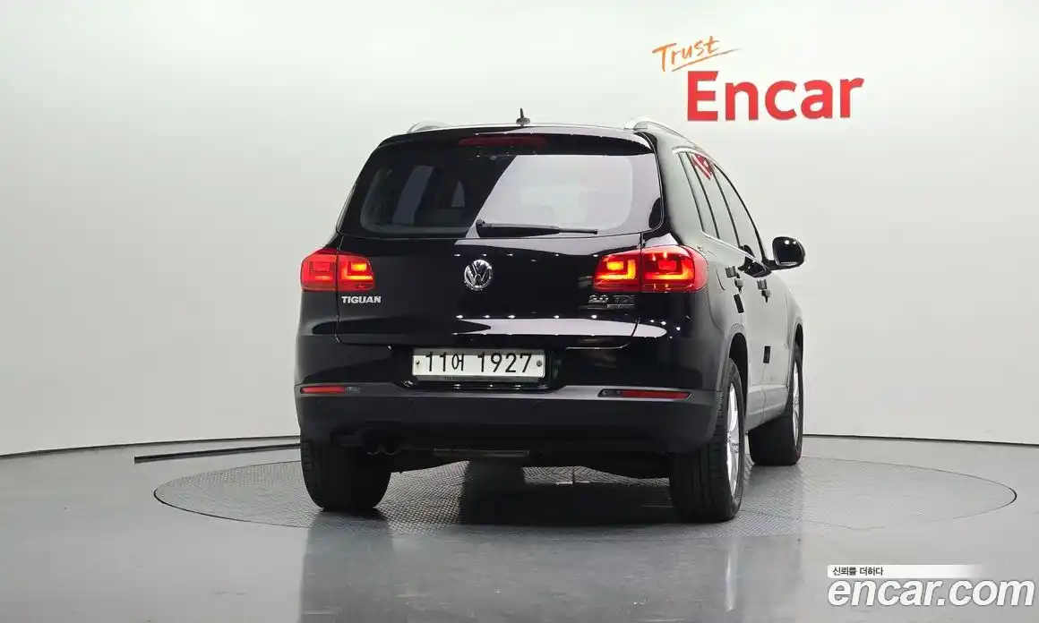 Volkswagen Tiguan 2015 2.0 Автомат в Москве № 222541, фото 14