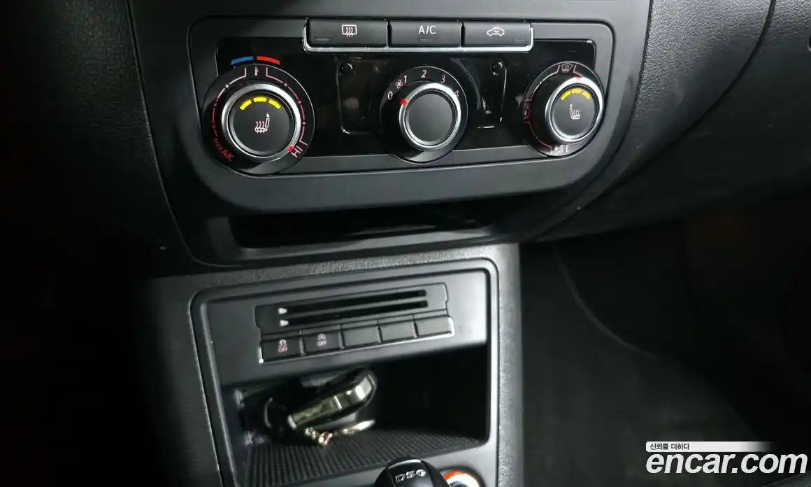 Volkswagen Tiguan 2015 2.0 Автомат в Москве № 222541, фото 15