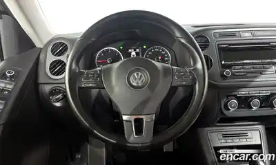 Volkswagen Tiguan 2015 2.0 Автомат в Москве № 222541, миниатюра 5