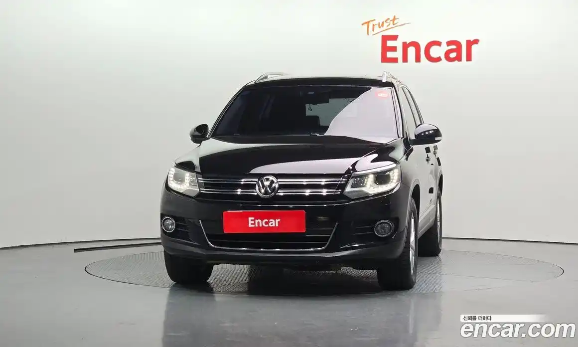 Volkswagen Tiguan 2015 2.0 Автомат в Москве № 222541, фото 7