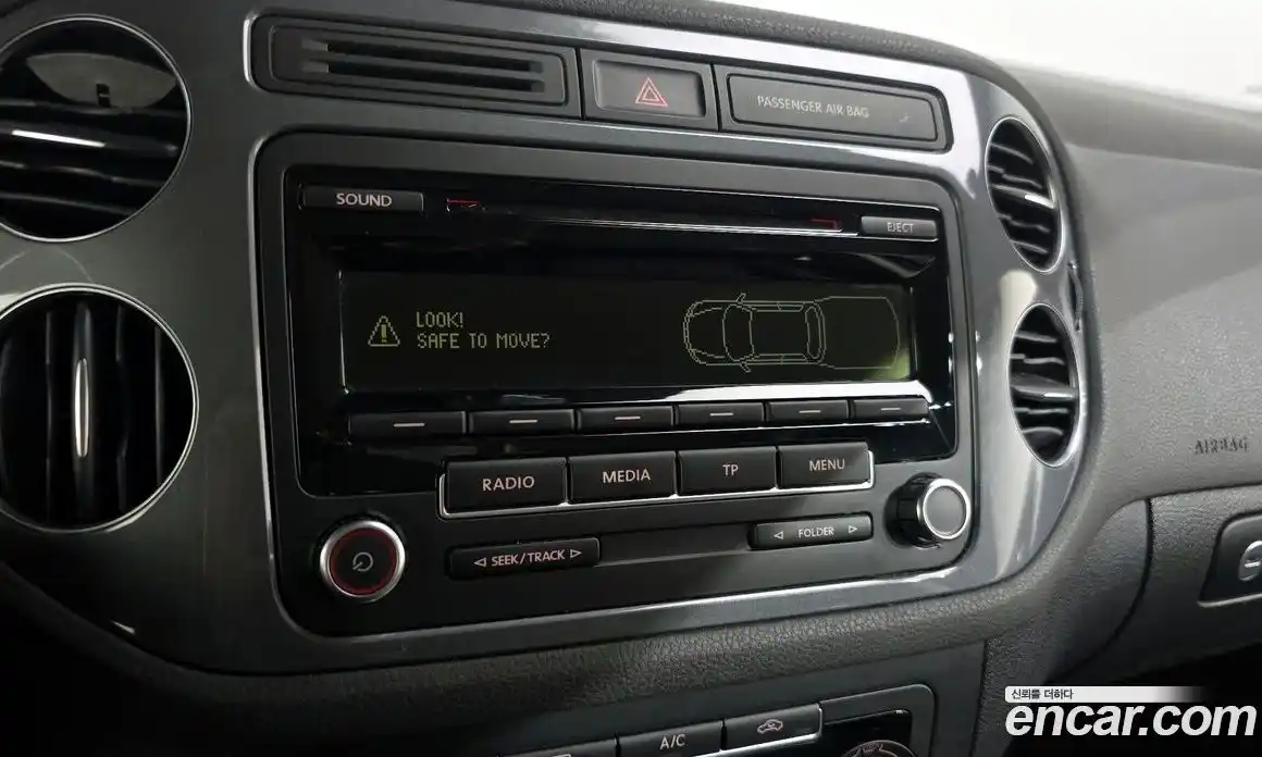 Volkswagen Tiguan 2015 2.0 Автомат в Москве № 222541, фото 9