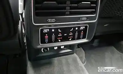 Audi SQ8 2020 4.0 Автомат в Москве № 229944, миниатюра 3