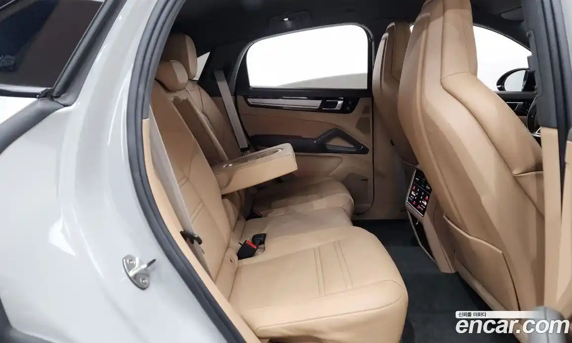 Porsche Cayenne 2022 3.0 Автомат в Москве № 230936, фото 3