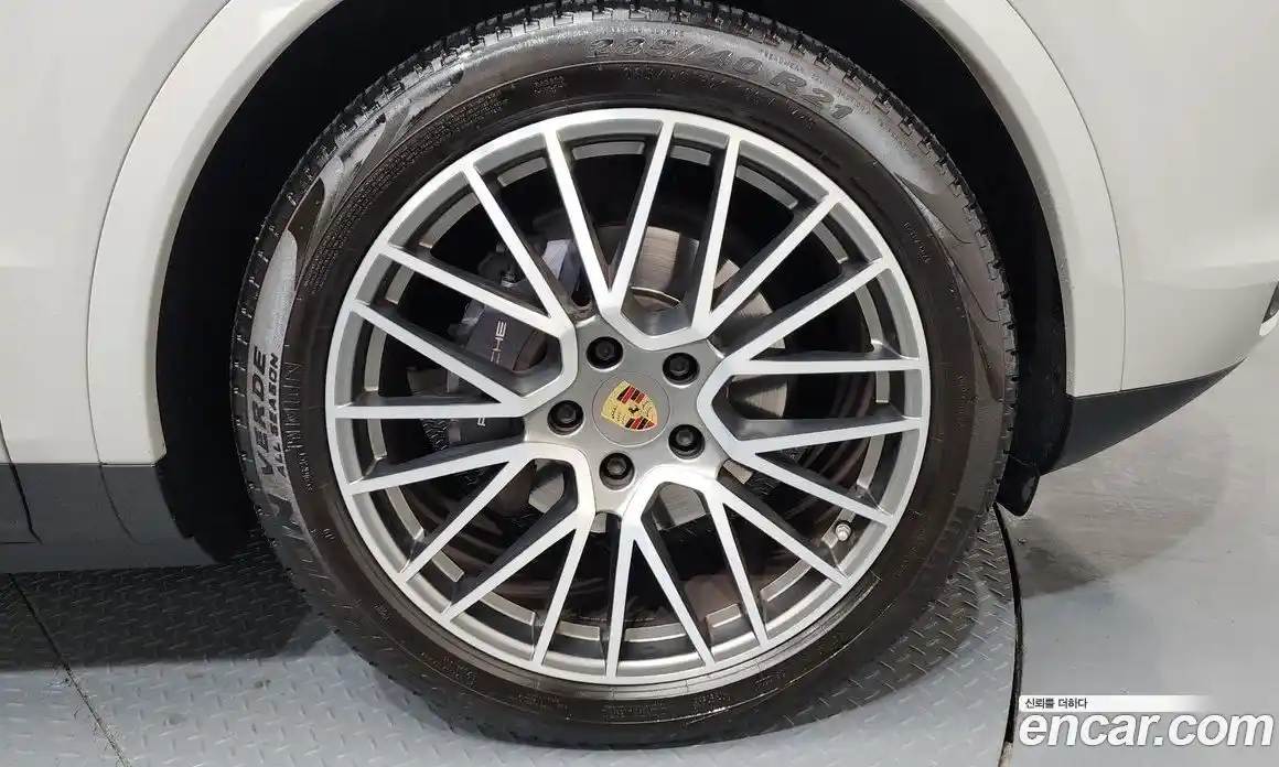 Porsche Cayenne 2022 3.0 Автомат в Москве № 230936, фото 4